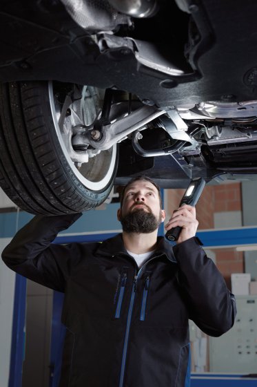 Lampada portatile ricaricabile a LED HL 500 A 500+120lm