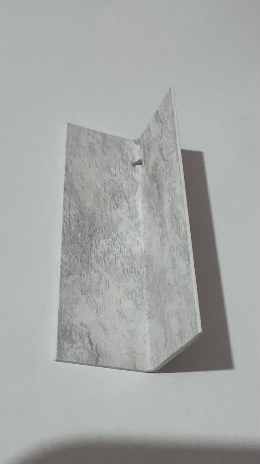Paraspigolo Angolare sottile in PVC mis. 2x2x270 cm colore GREY